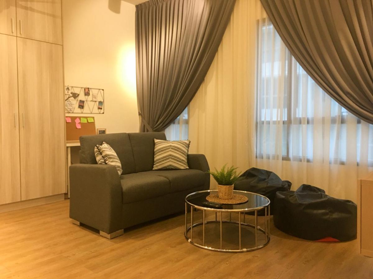 Zayah Homestudio Near Bukit Jalil / Mines Seri Kembangan Exterior photo