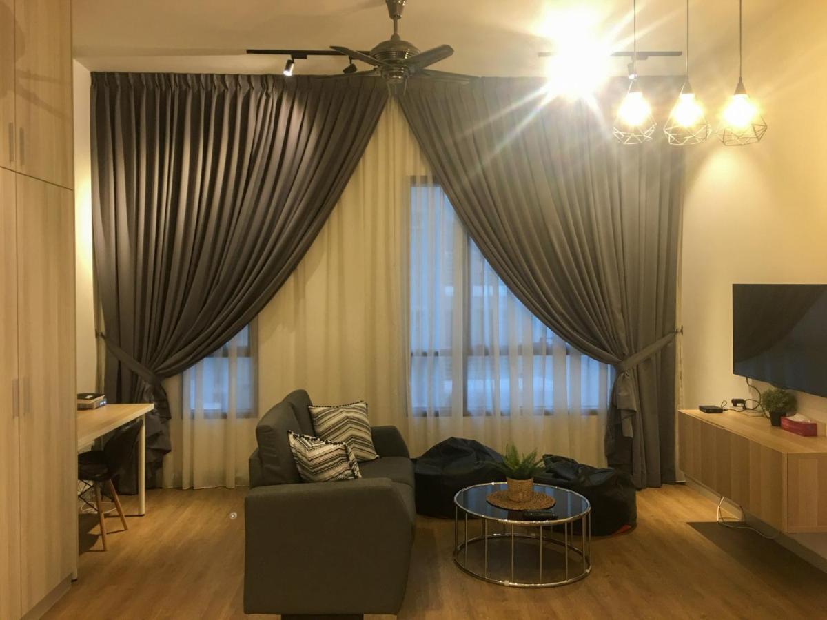 Zayah Homestudio Near Bukit Jalil / Mines Seri Kembangan Exterior photo