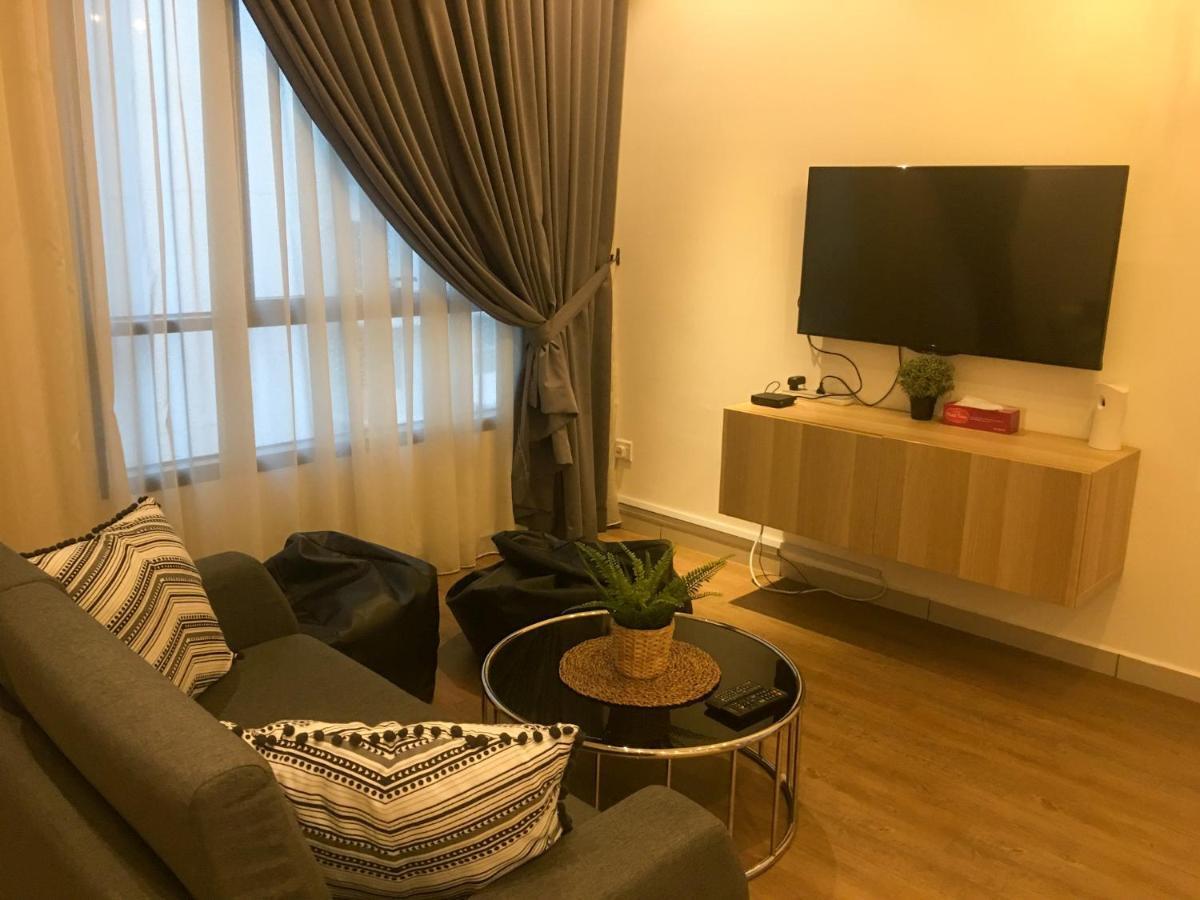 Zayah Homestudio Near Bukit Jalil / Mines Seri Kembangan Exterior photo
