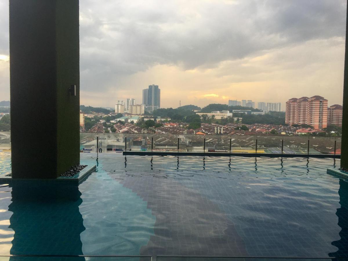 Zayah Homestudio Near Bukit Jalil / Mines Seri Kembangan Exterior photo